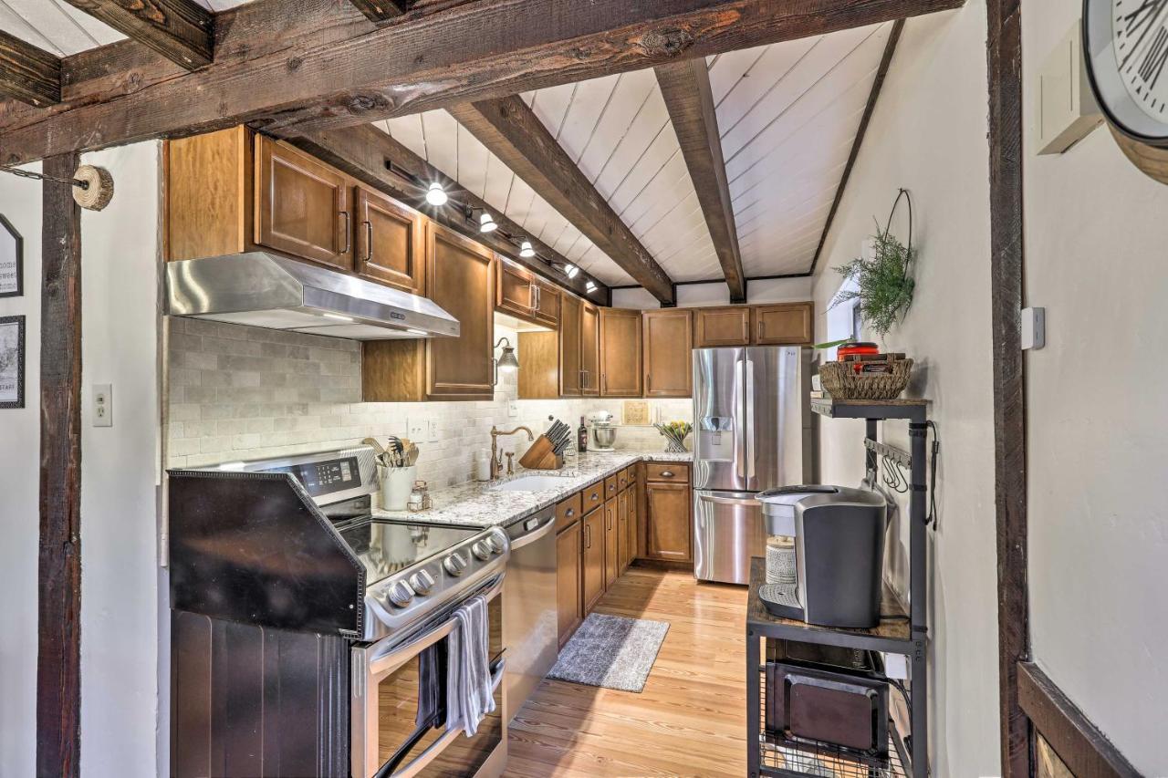 Woodsy Flagstaff Hideaway With Deck And Sunroom! Mountainaire Εξωτερικό φωτογραφία