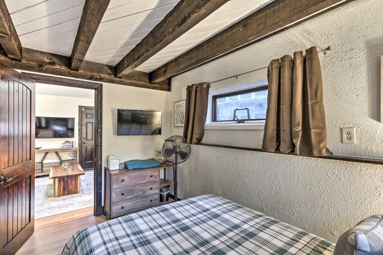 Woodsy Flagstaff Hideaway With Deck And Sunroom! Mountainaire Εξωτερικό φωτογραφία